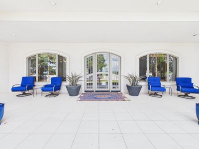 212 El Camino Dr