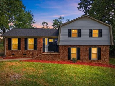 2404 Dulaire Rd