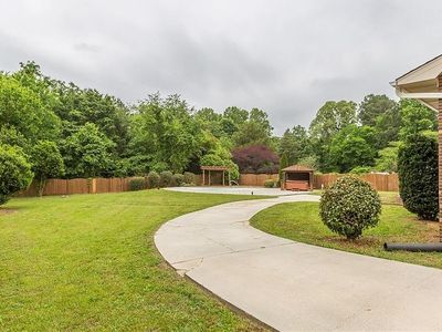 1750 Paragon Dr