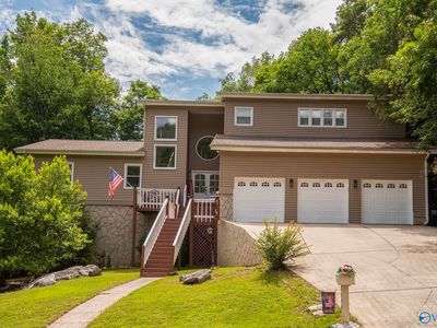 1696 Shady Cove Cir SE
