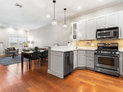 655 E 2nd St Unit 102