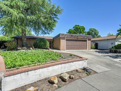 1133 Auburn Dr