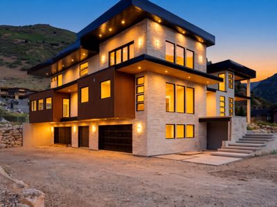 4029 E Canyon Dr