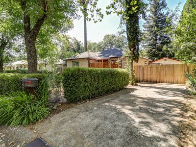Property at 704 Loma St, Redding, CA