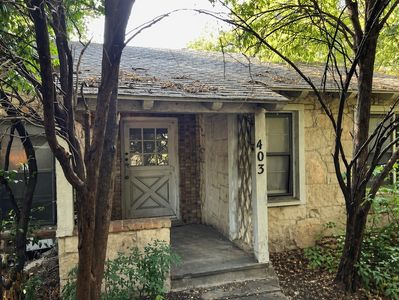403 N Tennant St