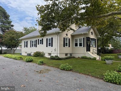 16 Norman Ave