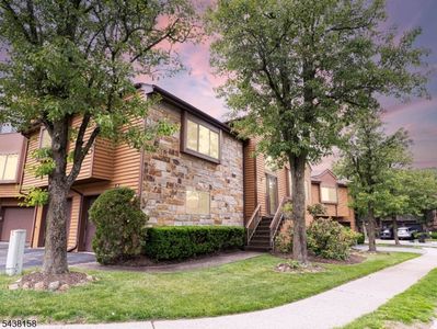 36 Hickory Hill Ct