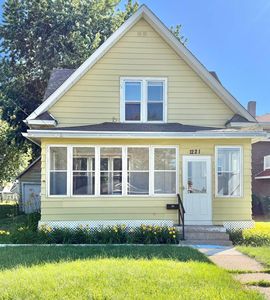 Property at 1221 Morningside Ave, Sioux City, IA