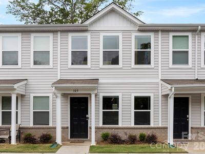 105 Villa Ln