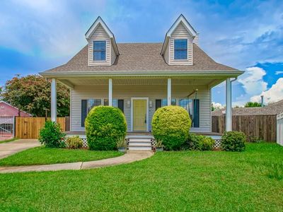 140 Chatelain Ct