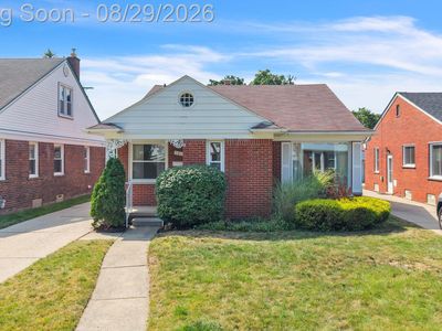 141 Robindale Ave