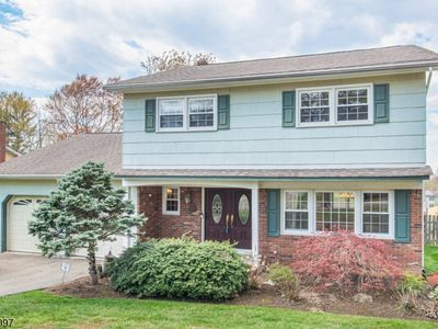 17 Schirra Dr