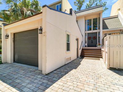 18 Spinnaker Ct