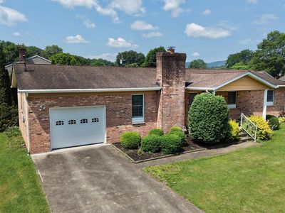 202 Robin Hood Ln