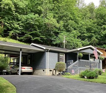 211 Meade Hts