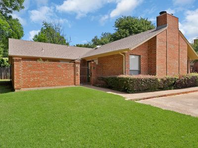 935 Cedarland Blvd