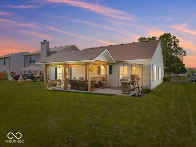 5671 N Burlington Dr
