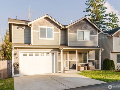 244 NE Tronson Circle