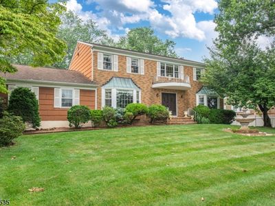 21 Bates Dr