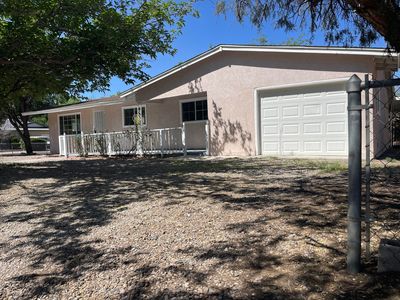901 Zearing Pl NW