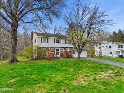 98 W Saint Stephens Lane