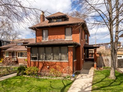 1516 W Sherwin Ave