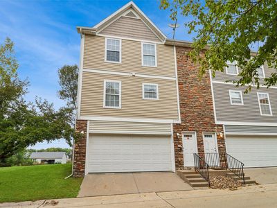 Property at 6336 Gold Leaf Ln, Pleasant Hill, IA