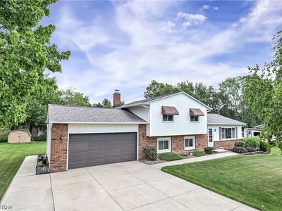 8123 Stuart Ct