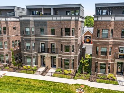 954 Berkhamsted Ln