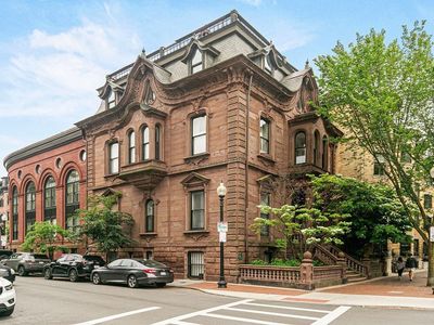 1682 Washington St APT 8