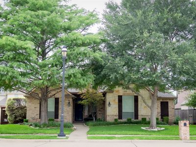 1212 Surrey Ln