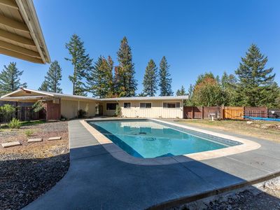 3651 Ridgewood Road