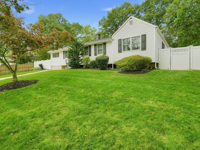 Property at 5 Longbow Ln, South Setauket, NY
