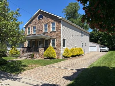 17 Garrett St
