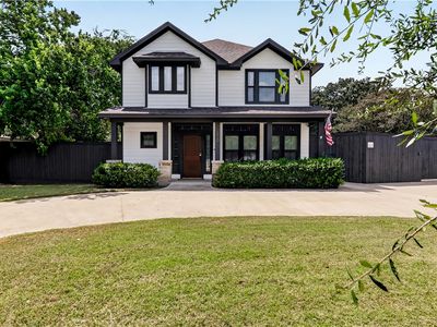 210 Rosemary Ln