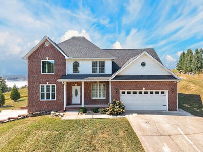 3026 Waters Edge Dr