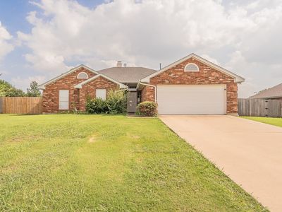 Property at 425 Madison Pl, Ponder, TX