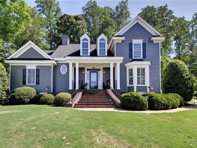 228 Westbury Hls