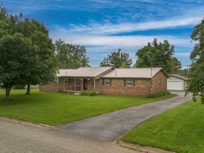 806 Brookhaven Cir