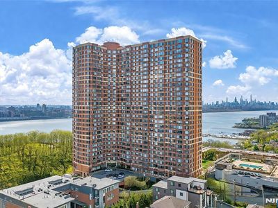 100 Old Palisade Rd APT 1801