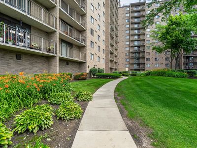 6340 Americana Dr APT 1101