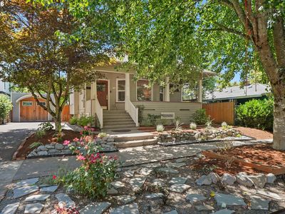 1116 SE Tenino St