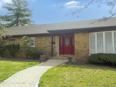 6 Hunt Ln
