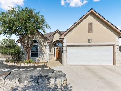 1 Rock Hollow Cir