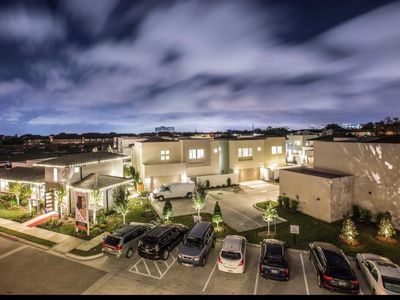 11602 Royal Parkside Pl