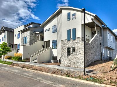 822 Cherokee Dr