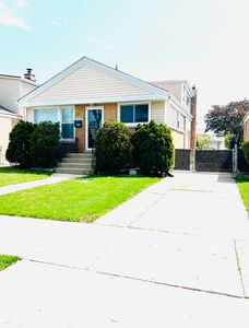 3529 George St