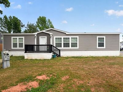 6 Breezewood Dr