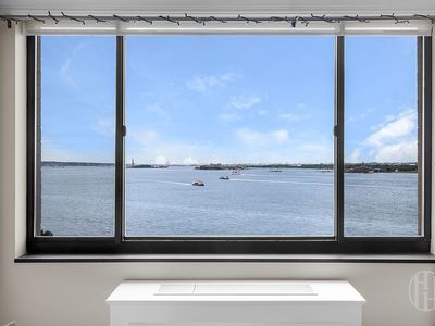 377 Rector Pl APT 10L