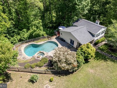 1300 Crestwood Dr